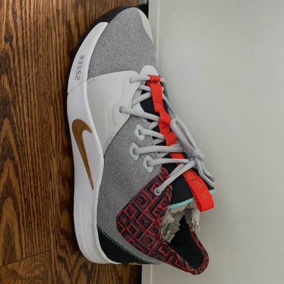 Brand New Nike PG 3 BHM Men’s Sneakers Size 10 - Picture 4 of 8